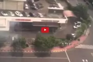 Video amatir ledakan di Starbucks seberang Sarinah