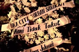 Karangan bunga 'Kami Tidak Takut' hiasi pos polisi Sarinah