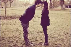 9 Hal aneh ini manjur banget bikin hubungan asmaramu langgeng, ciye!