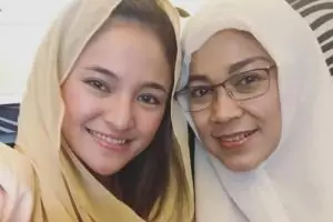 Tampil berhijab, Marshanda panen pujian netizen