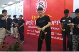 Nggak cuma naik-turun, ada banyak trik main yoyo yang bisa dipelajari