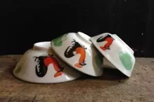 Fakta ini ungkap penyebab penjual mi ayam pakai mangkuk ayam jago