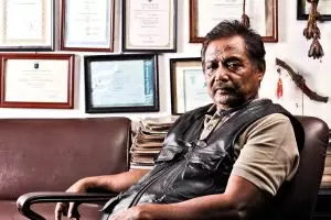 Teddy Sutadi, perajin pisau yang produknya digunakan tentara AS, top!