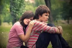 6 Tanda kamu terlalu bergantung pada pacarmu