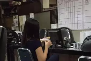 Sambil ngopi santai, Jessica diinterogasi sebagai tersangka 