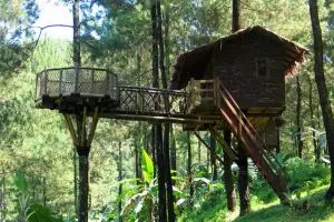 Jangan melulu ngecengin Bekasi, ada 10 tempat wisata aduhai ini, lho!