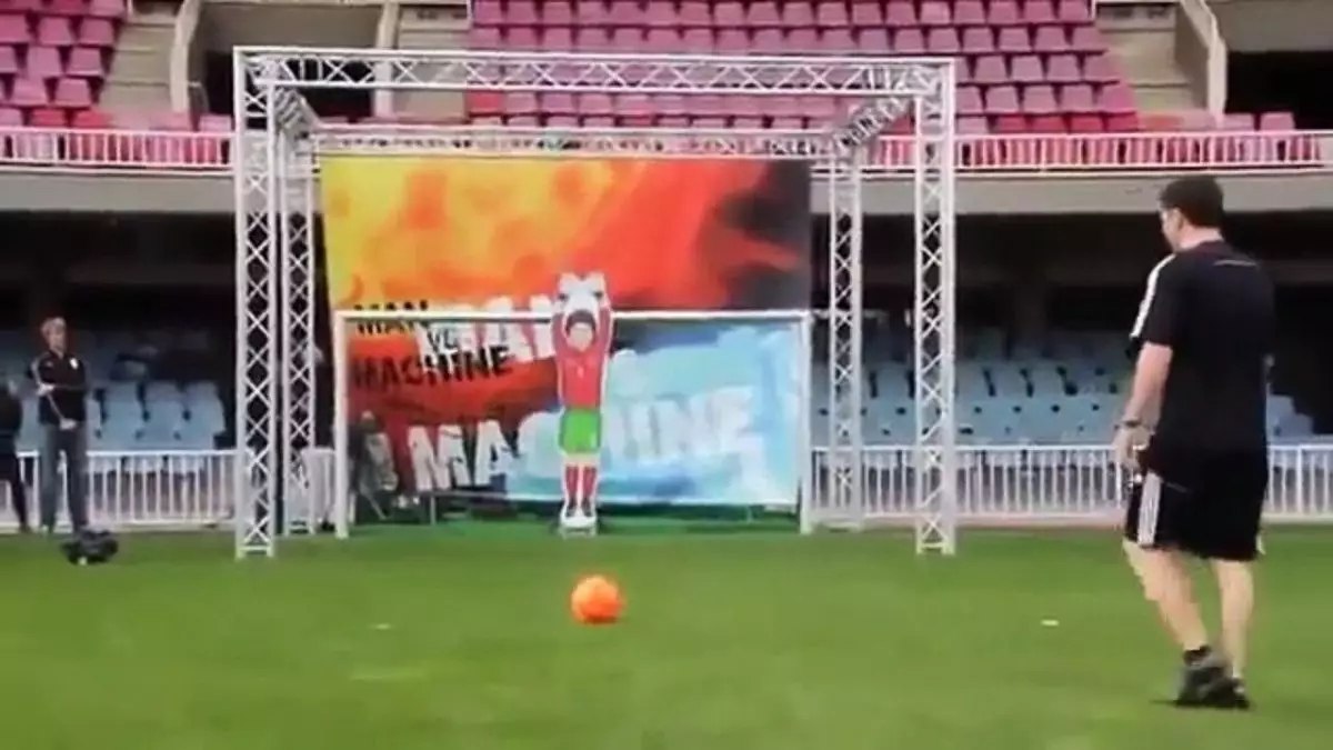 Kehebatan Messi melempem di hadapan kiper ini, 3 penaltinya ditepis!