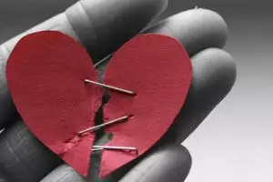 Diputus pacar lewat WhatsApp, Mega galau menjadi jomblo di Valentine