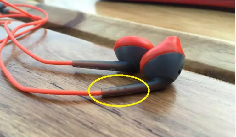 Fakta tak terduga ini ungkap arti penting 3 titik kecil di earphone!
