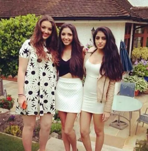 Kecantikan Navya cucu Amitabh Bachchan, pesonanya bagai bidadari India