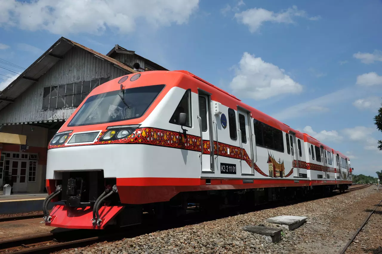 25 Deretan kereta api keren buatan anak bangsa, kami ikut bangga!