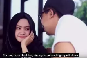 7 Tips gombalan jomblo yang bisa 'runtuhkan' hatinya, aw!