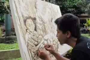 8 Benda ini tak diduga bisa jadi bahan melukis yang keren, mau coba?