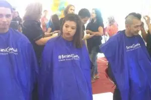 Ratusan lebih pria dan wanita rela digundul demi ini...