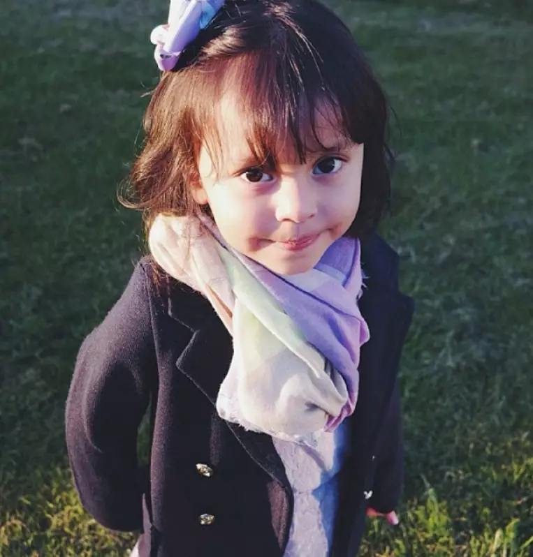 Imut &amp; menggemaskannya Chelsea Pearce, adik Pevita Pearce