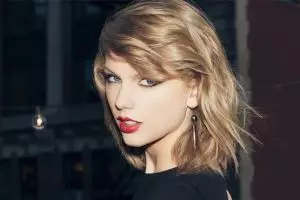 Gantengnya adik Taylor Swift ini bikin para cewek klepek-klepek