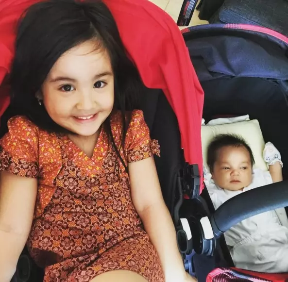 Mikhayla, putri sulung Nia Ramadhani yang cantik dan lucu, bikin gemes