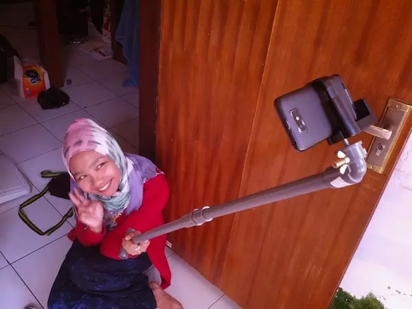 15 Tongsis antimainstream ala orang Indonesia, kreatif!