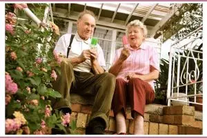 Foto-foto romantis kakek dan nenek ini bikin iri, awas baper! 