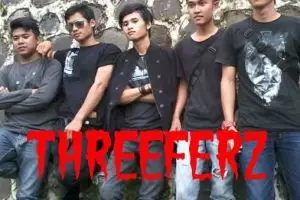 Tak disangka, pedagang cilok dan batagor ini ternyata anak band