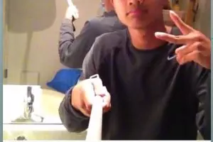 15 Foto yang akhirnya menggelikan gara-gara kaca, gagal deh gaya!