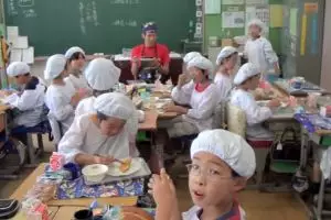 Makan siang anak sekolah di Jepang ini tak hanya urusan perut kenyang