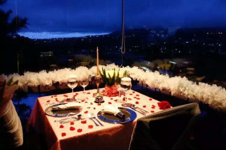 Tempat paling romantis di Bandung buat kamu dinner bareng si doi