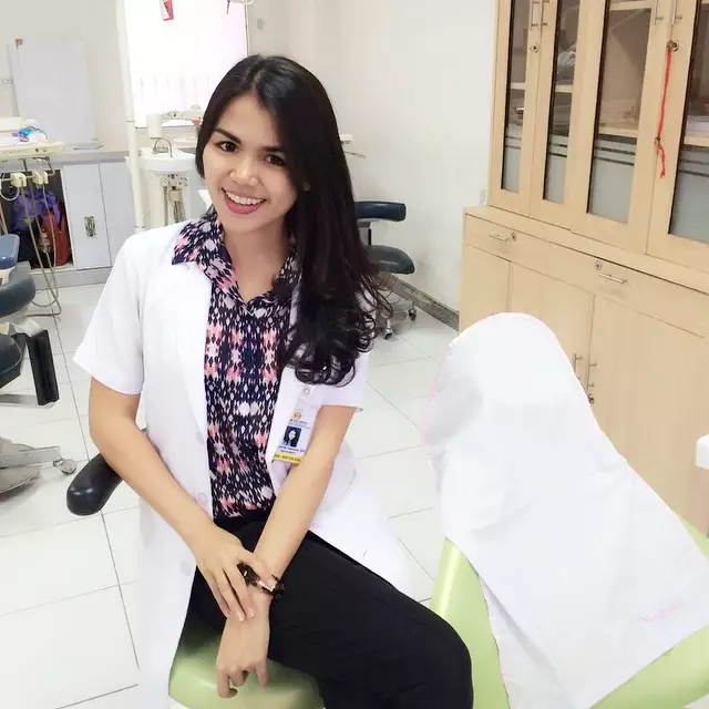 Bukan gigi, tapi hati yang cenat cenut kalau ketemu 10 dokter gigi ini