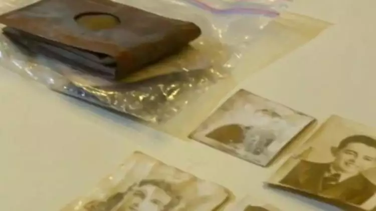 Hilang selama 71 tahun, dompet plastik ini kembali ke pemiliknya
