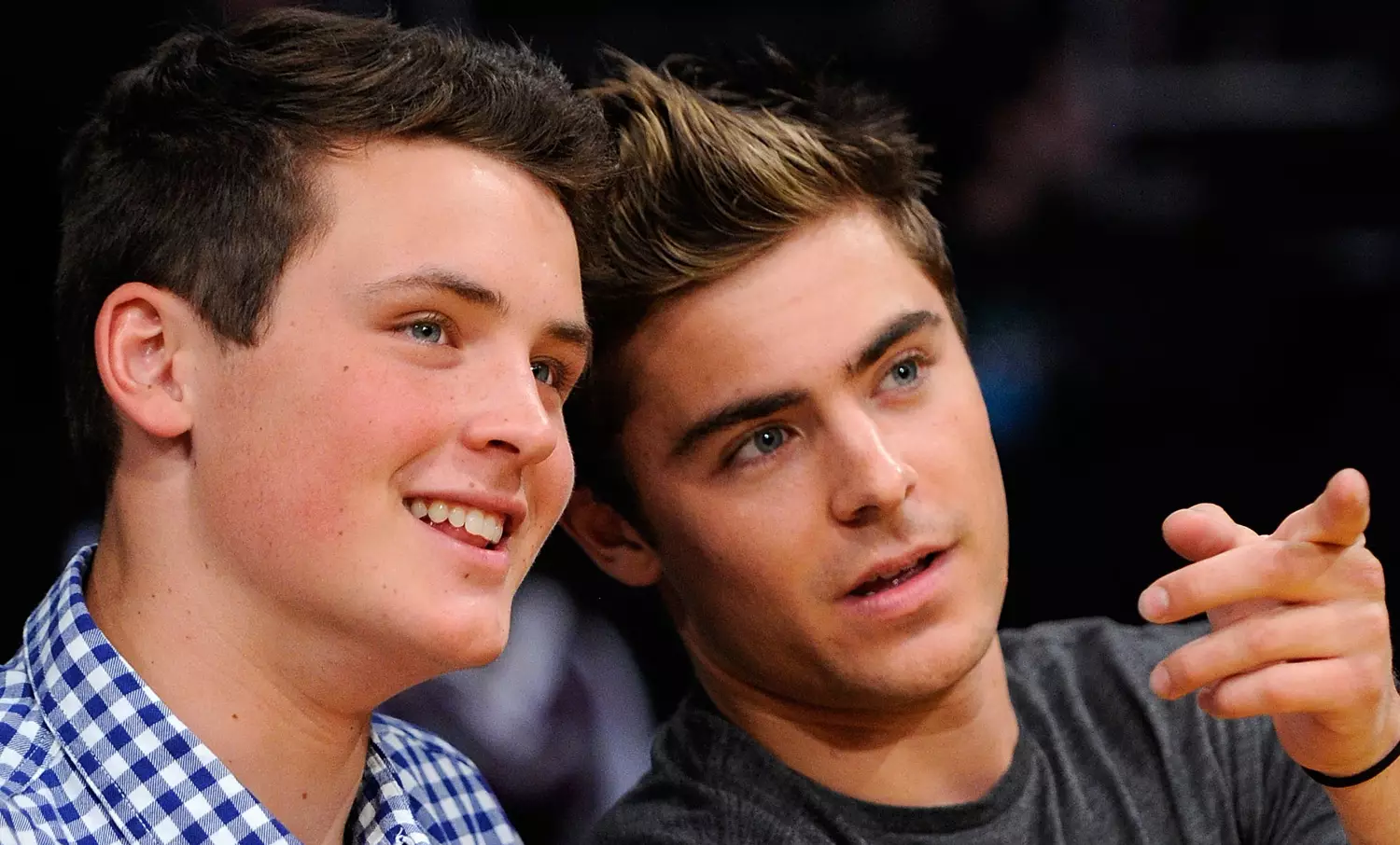 10 Foto Dylan, adik Zac Efron yang bikin cewek lupa diri 
