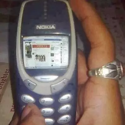 20 Meme lucu ponsel legendaris Nokia 3310, serbaguna &amp; tahan banting!
