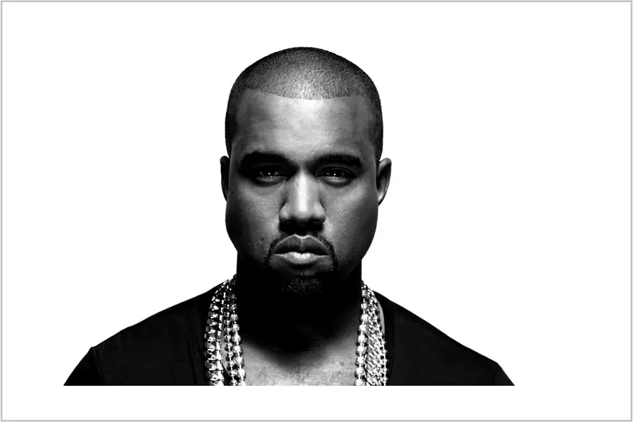 Tertidur di tempat umum, Kanye West jadi bulan-bulanan photoshoppers