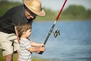 Gara-gara ayam masuk rumah, hubungan cucu dan kakek ini renggang,lho? 