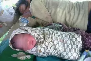 Kisah nyata ibu dengan gangguan jiwa merawat bayi yang dilahirkannya