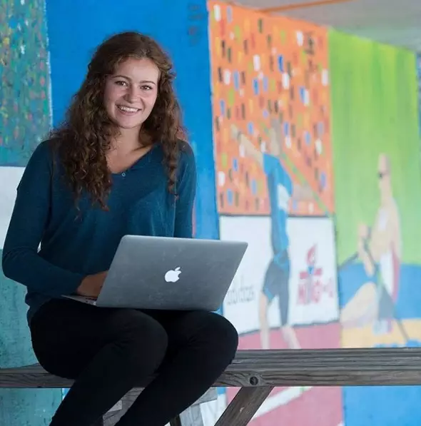 Kekayaan gadis 19 tahun ini mencapai Rp 16 triliun, wow!