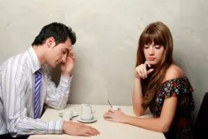 Gadis ini putuskan pacarnya akibat sering telepon nggak jelas, duh!