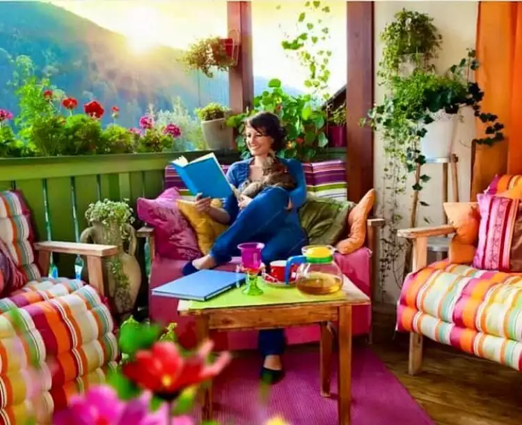 25 Ide dekorasi dengan furnitur warna-warni untuk rumah kecilmu