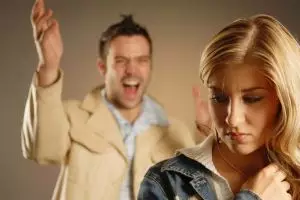 5 Tanda kamu jadi korban pelecehan verbal dalam jalinan asmara