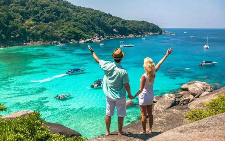 10 Tempat wisata dunia paling populer untuk melamar pasangan, aww!