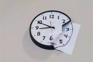 23 Ide nyentrik perbaiki barang rusak ini justru bikin ketawa ngakak