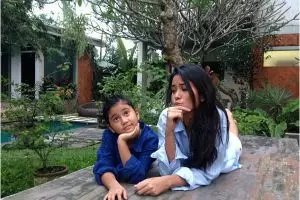 Cantiknya Miyake, 'kembaran' Titi Rajo Bintang, mirip banget!