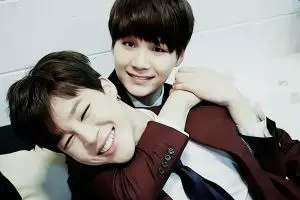 10 Pasangan OTP paling fenomenal di dunia K-Pop, coba tebak siapa?