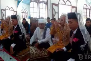 Bukti ketulusan, pengantin ini menikah dengan mahar segelas air putih