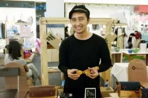 Hom pim pa karya unik Dadi Agung dari bahan kayu jati