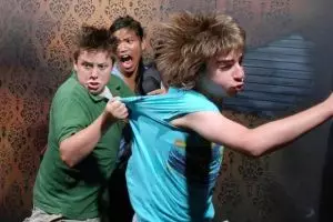 Ini dia ekspresi para bule kalau masuk rumah hantu 