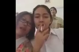 Usai siswi 'anak jenderal' kini heboh 'generasi mata merah' di Bandung