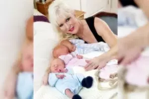 Usia 55 tahun, wanita ini melahirkan bayi kembar tiga