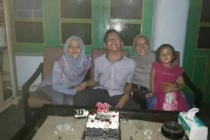 Kisah Mega Matahari, perjuangan penderita cidera otak yang mengharukan