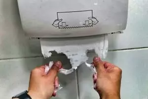 17 Foto kejadian menjengkelkan sehari-hari, nomor 8 paling sering