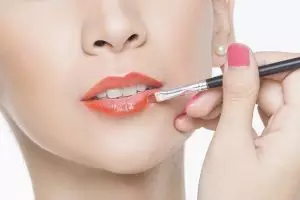 Yuk cari tahu lipstik warna apa yang cocok dengan zodiakmu!